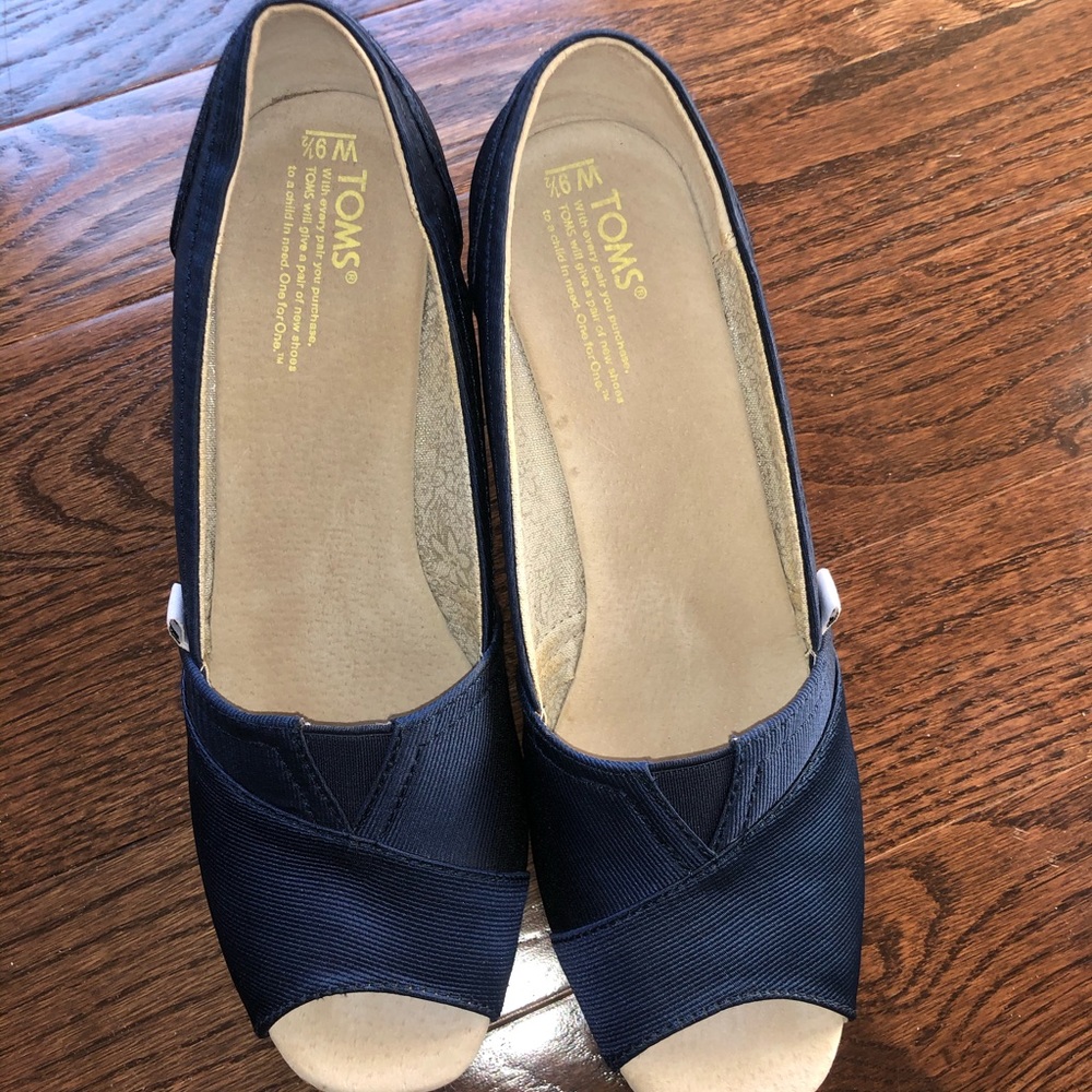 Tom Wedges - Picture 2 of 4